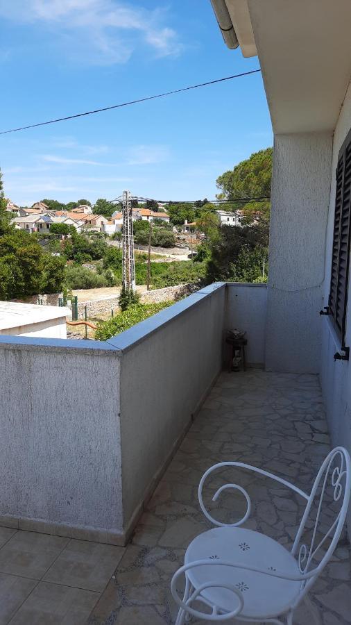 Apartment Pinoapplosinj Veli Losinj Exterior photo