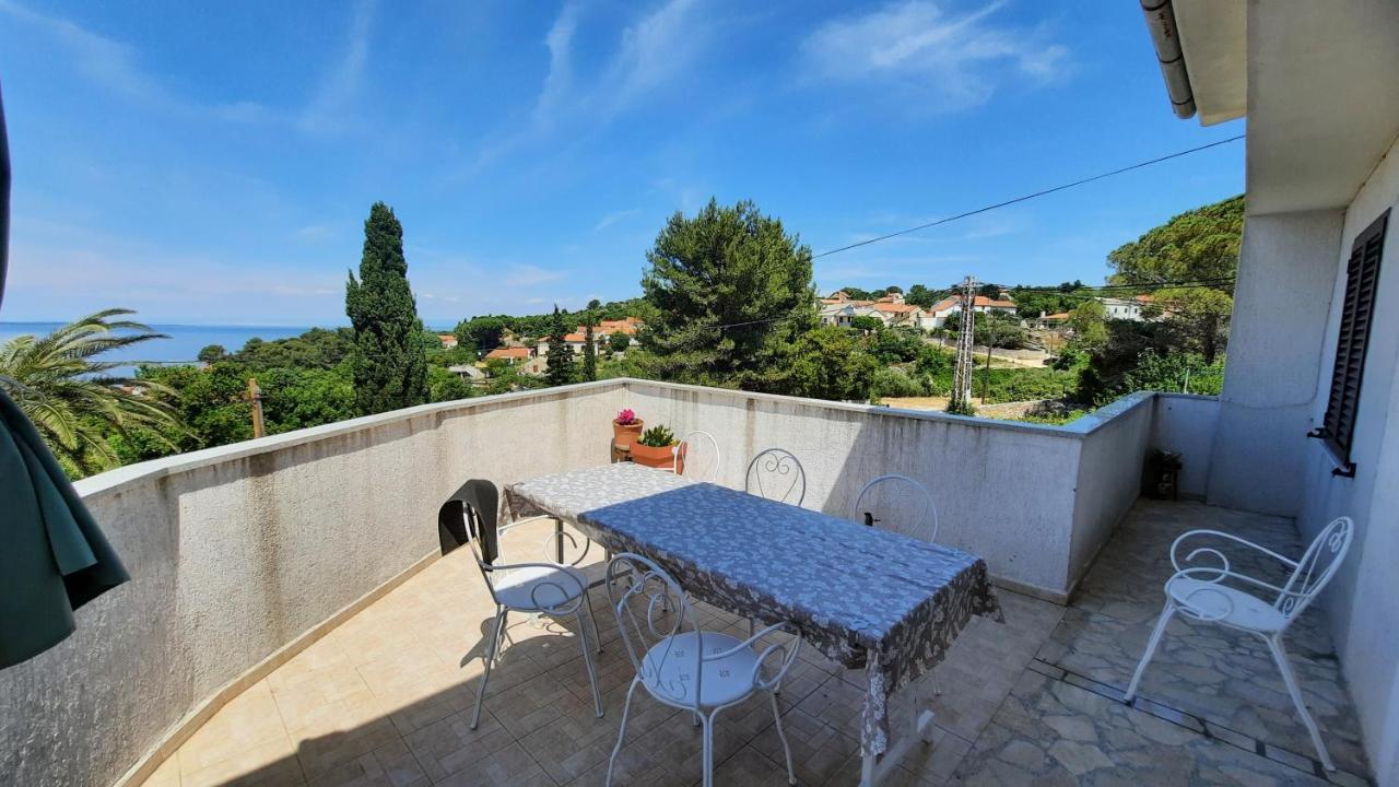 Apartment Pinoapplosinj Veli Losinj Exterior photo