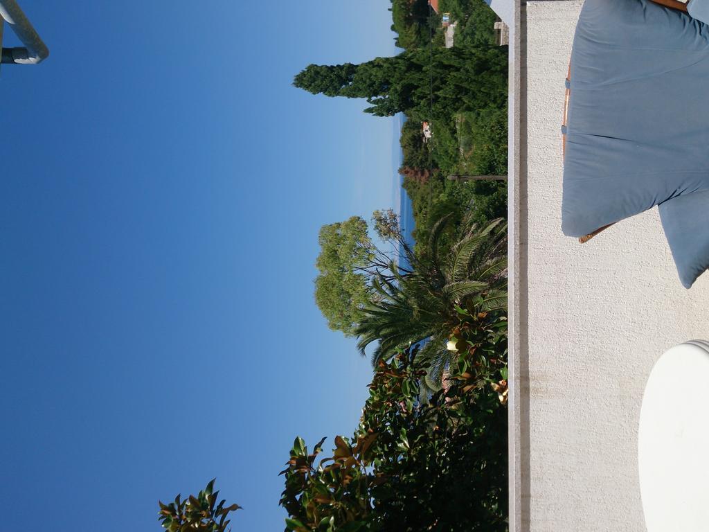 Apartment Pinoapplosinj Veli Losinj Exterior photo